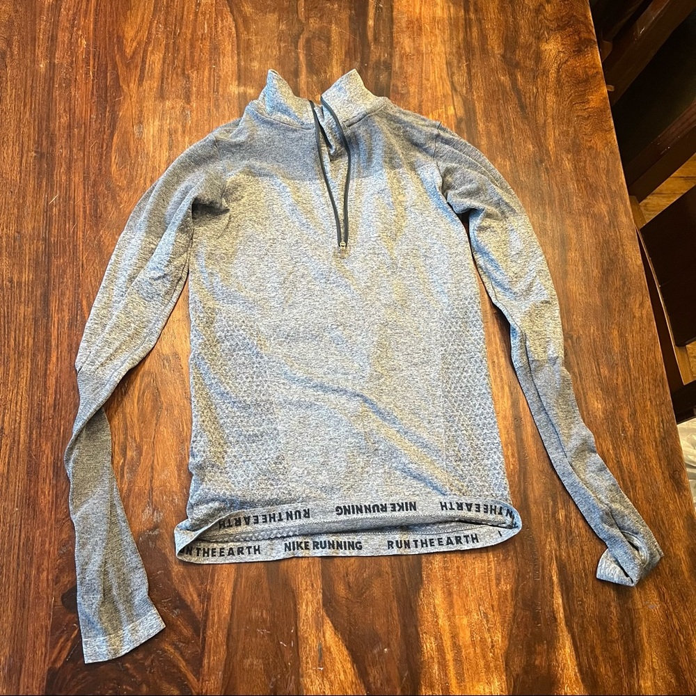 Nike great mock turtle neck quarter zip, M.